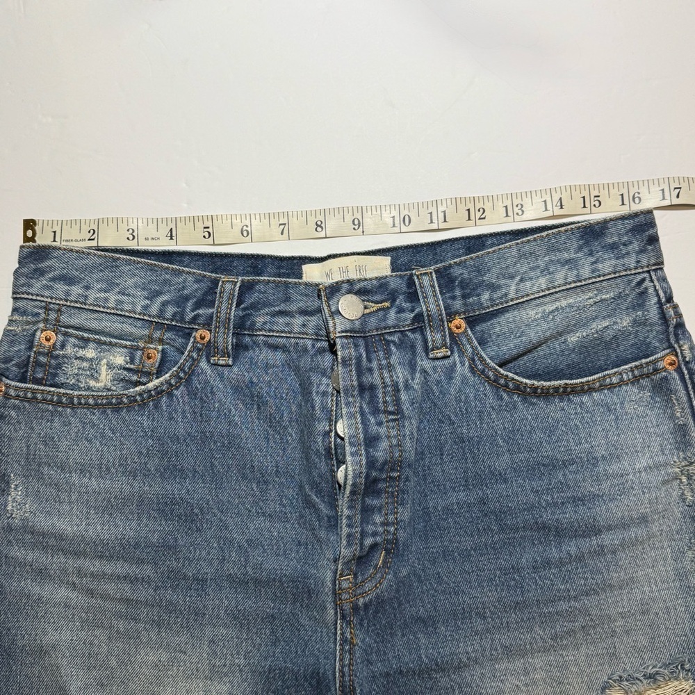 We the Free Women’s size 28 Raw Hem Denim Shorts - Picture 8 of 11